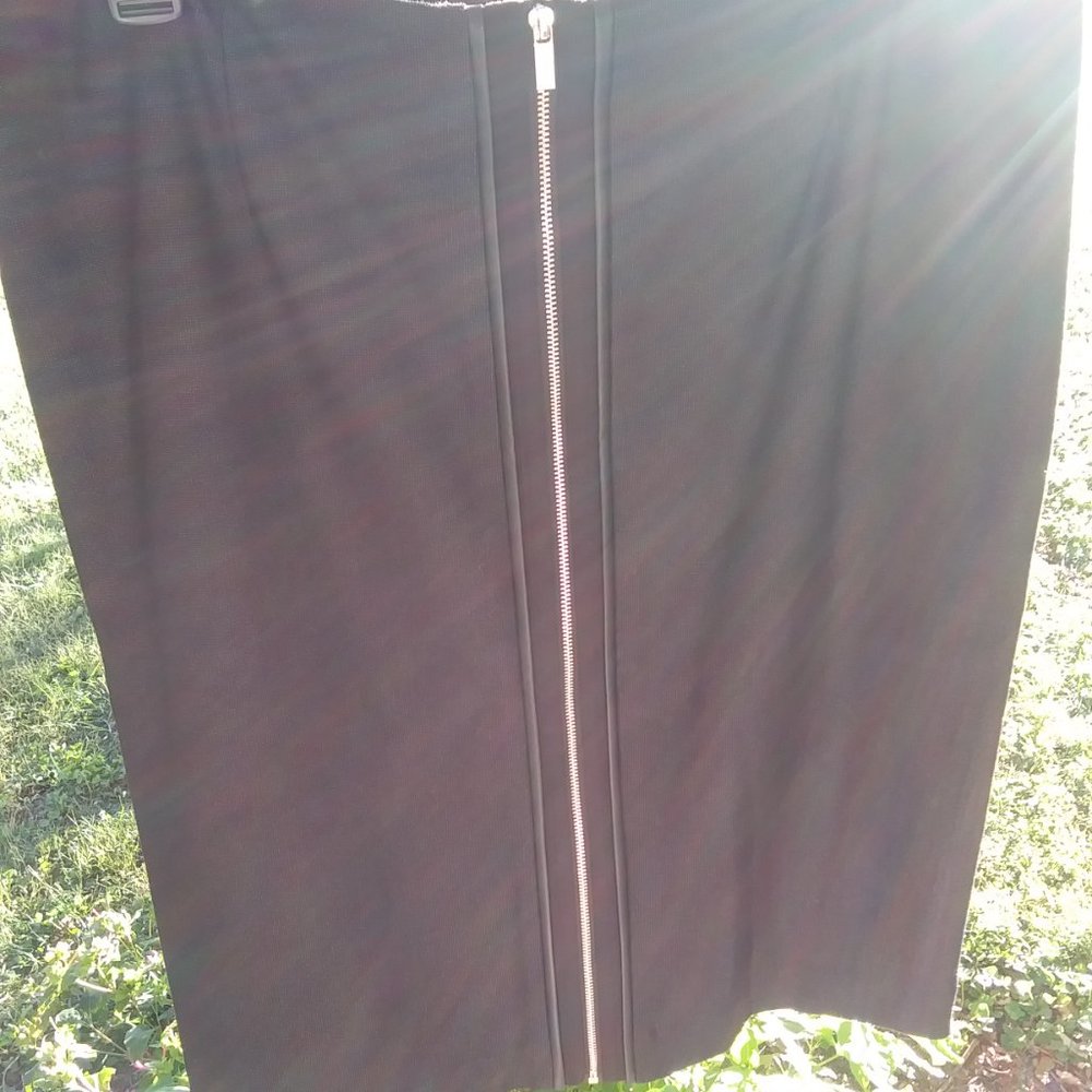 CALVIN KLEIN Black Pencil Skirt With Exposed Silver Zipper Size 12